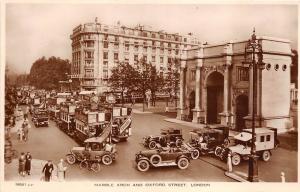 B89597 car voiture bike marble arch  london double decker bus   uk