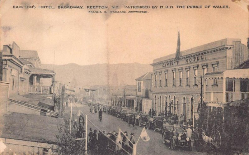 DAWSON'S HOTEL BROADWAY REEFTON NEW ZEALAND HRH PRINCE WALES POSTCARD (c. 1910)