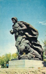 Russia Volgograd Monument Ensemble Sculptural Composition Vintage Postcard 07.50