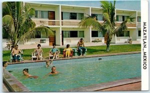 MAZATLAN, SINALOA  Mexico    Roadside MOTEL LAS PALMAS Swimming Pool   Postcard