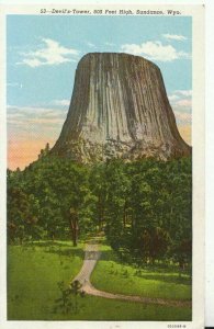 America Postcard - Devil's Tower, 800 Feet High, Sundance, Wyoming - Ref TZ9561