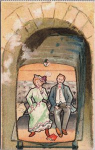 Romantic Couple Art Deco Vintage Postcard C117