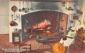 GOVENROR'S PALACE KITCHEN WILLIAMSBURG VIRGINIA BLACK AMERICANA POSTCARD 1950