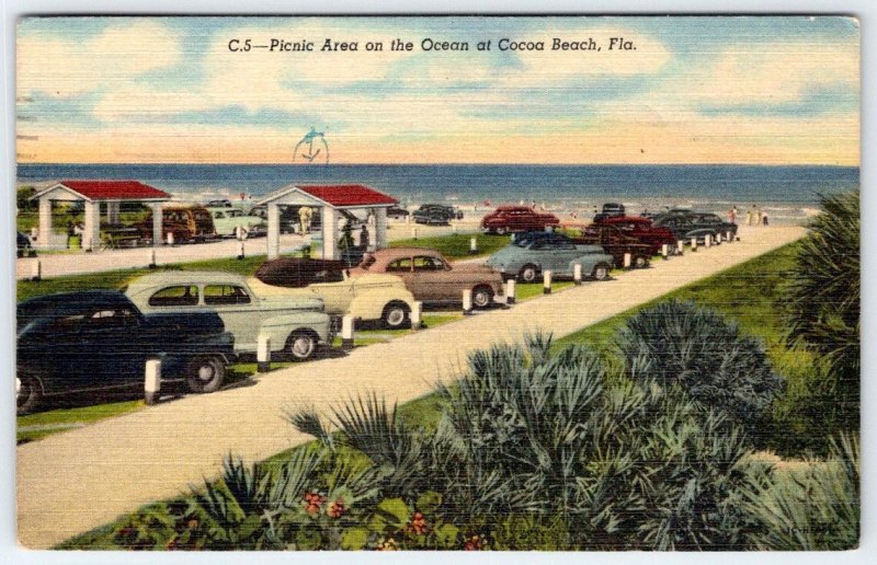 1952 COCOA BEACH FLORIDA PICNIC AREA ON OCEAN CLASSIC CARS PARKING LOT POSTCARD