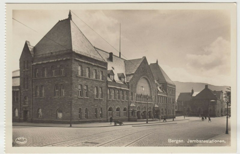 Norway; Bergen Railway Station RP PPC by AS/FBP, Unused, Ex Booklet, c 1930's 