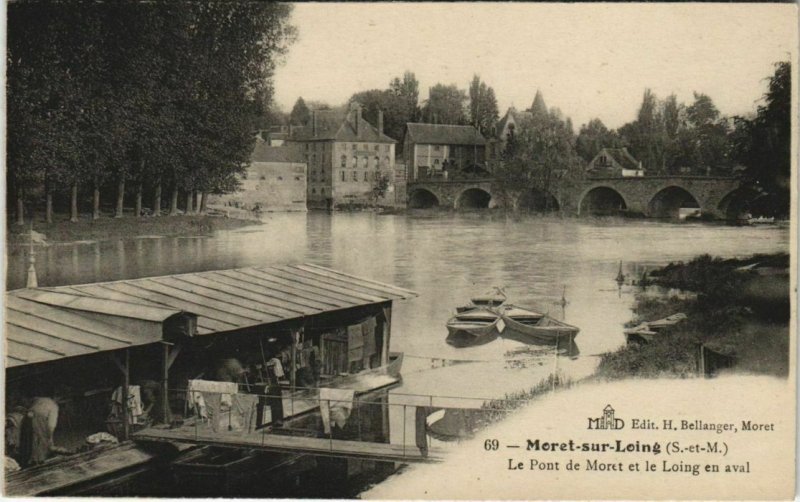 CPA MORET-SUR-LOING pont de Moret et le loing en aval 924772