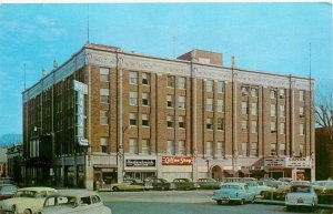 1950s Newton Iowa Hotel Maytag autos occupation Teich Postcard 25-11081