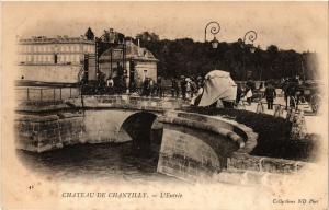 CPA Chateau de CHANTILLY - L'Entrée (291016)