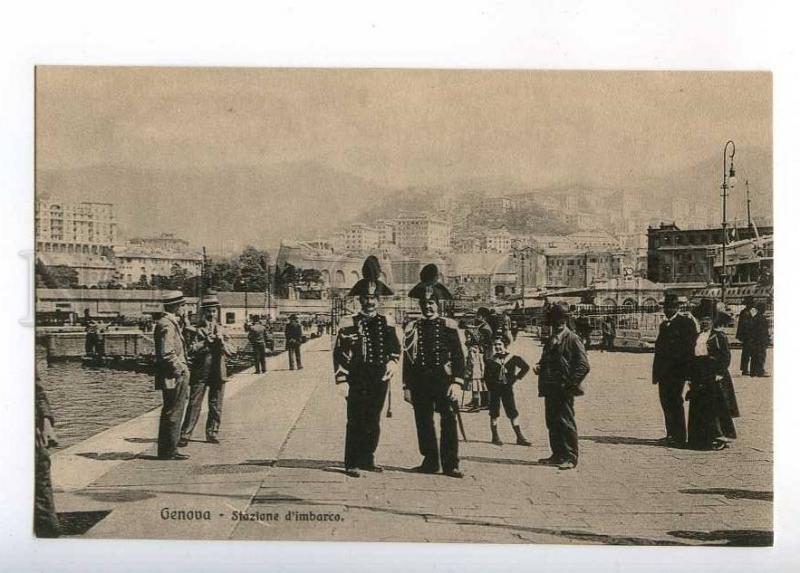 232949 ITALY GENOVA Station Boarding police Vintage postcard