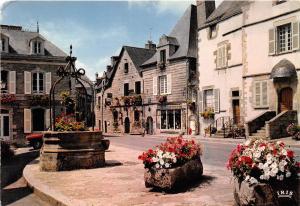 BR13485 Place du Puits Rochefort en Terre   france