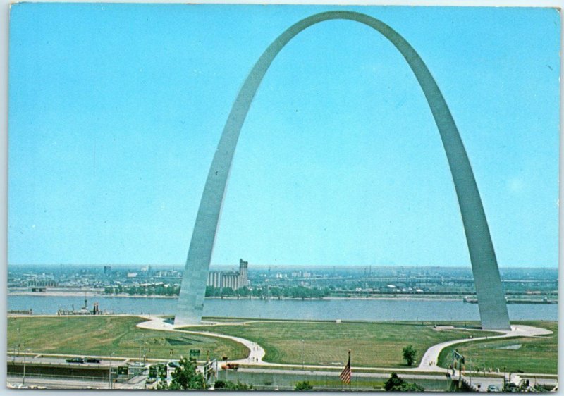 Postcard - Gateway Arch - Gateway Arch National Park - St. Louis, Missouri 