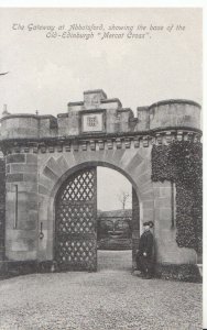 Scotland Postcard - Gateway at Abbotsford, Showing Old-Edinburgh Cross Ref 2847A