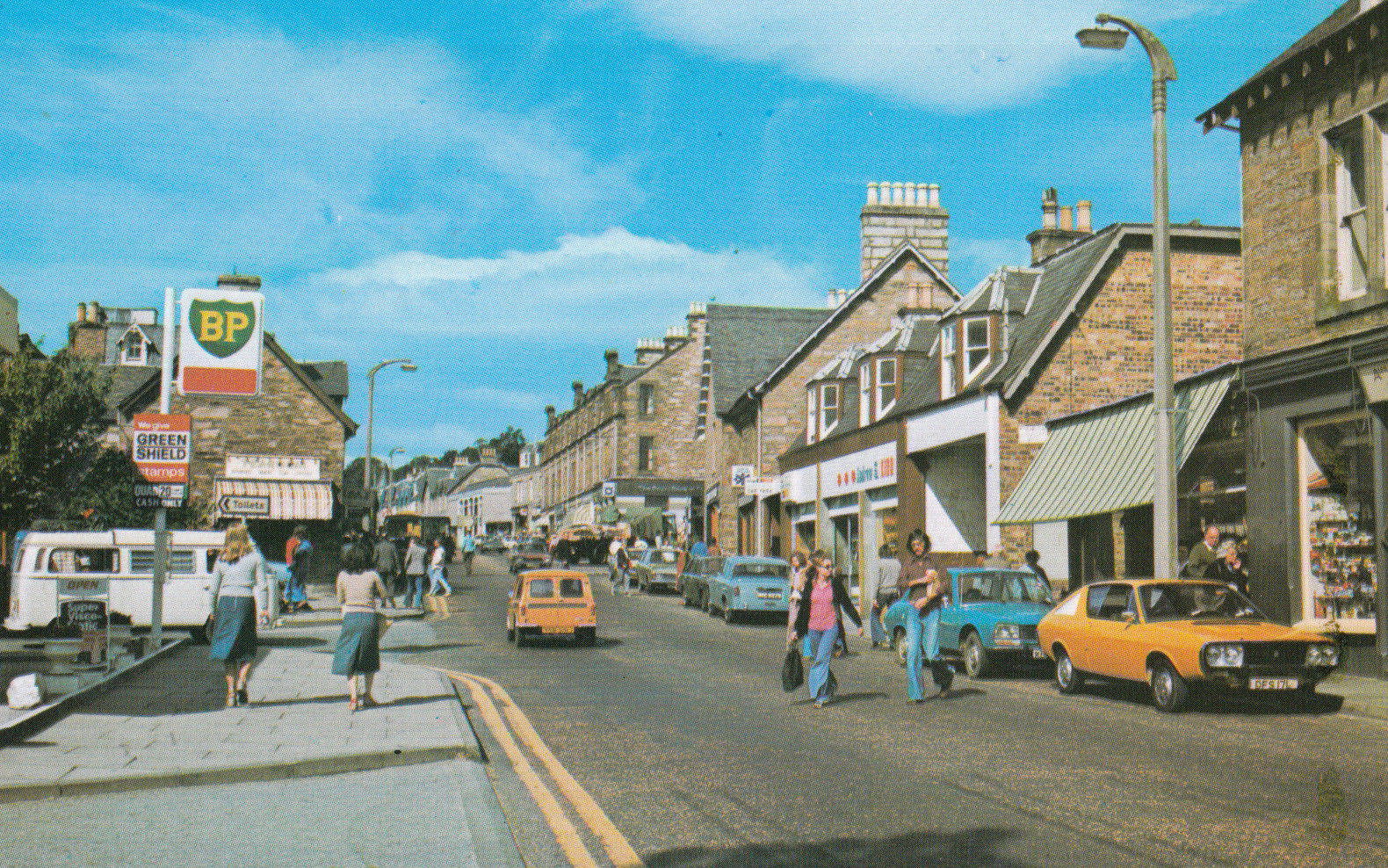 Atholl Road Pitlochry Bp Garage Petrol 1970s Postcard Hippostcard