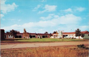 Ironwood MI Cloverland Court Motel USA 1950s Vintage Postcard H31