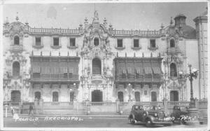 B95186 palacio arzobispal lima peru car voiture  real photo