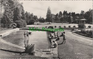 Scotland Postcard - Moffat Park, Dumfriesshire  RS36642