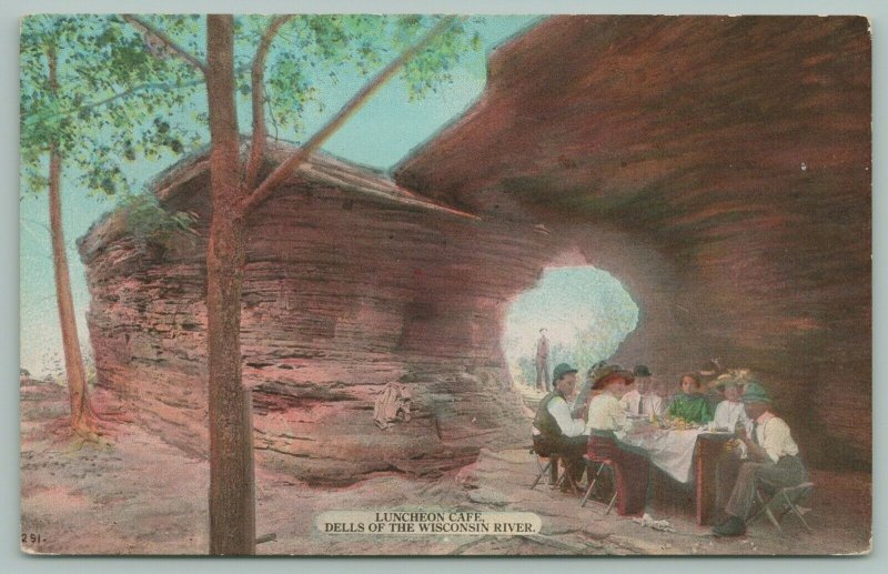 Wisconsin Dells~The River Rock-Side Luncheon Cafe~People at Table~c1910 Postcard 