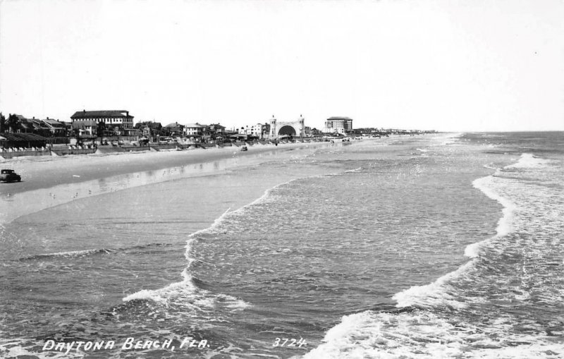 RPPC DAYTONA BEACH FLORIDA REAL PHOTO POSTCARD (c. 1940s)