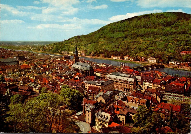 Germany Heidelberg Blick auf Heiliggeistkirche und Alte Neckarbruecke