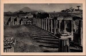 Italy Pompei, Pompeii Caserma dei Gladiatori Quadriporticus of the theatres C137