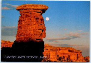 Moonset at Big Spring Canyon Overlook, Canyonlands National Park - Utah