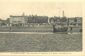 France Berck vue d'ensemble prise en mer l'Esplanade et Casino vintage Postcard