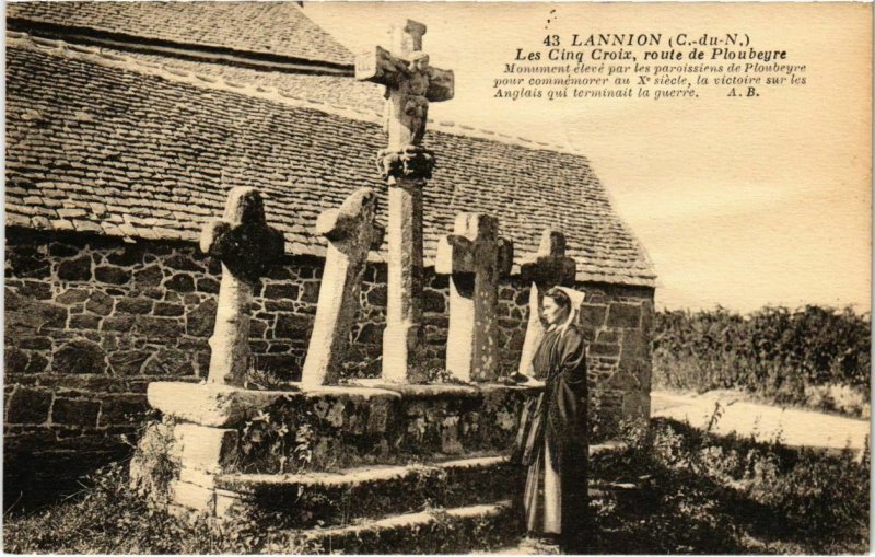 CPA LANNION - Les Cing Croix route de Plouberge (103396)