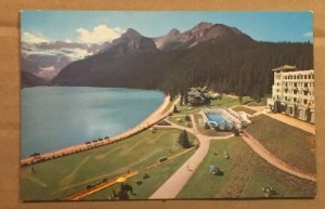 VINTAGE POSTCARD UNUSED CHATEAU LAKE LOUISE, CANADIAN ROCKIES, CANADA