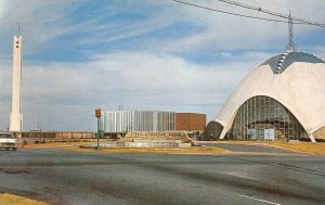 OK, Oklahoma City  FIRST CHRISTIAN CHURCH~Dome Building  c1950's Chrome Postcard