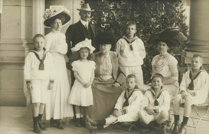 russia, Grand Duchess Vera Konstantinovna with Children and Grandchildren 1910s