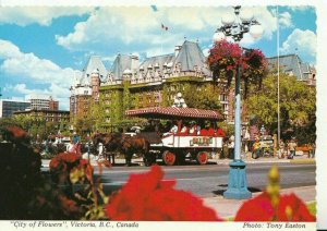 Canada Postcard - City of Flowers - Victoria - British Columbia - Ref 12621A