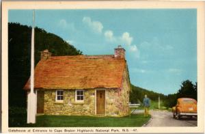 Gatehouse, Entrance to Cape Breton Highlands National Park NS Vtg Postcard Q21