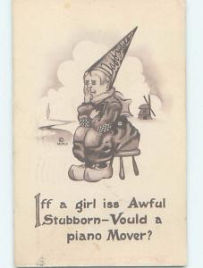 Pre-Linen comic BOY WEARING A DAFFYDILL DUNCE CAP HL5543