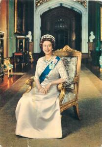 Royalty postcard photo Peter Grugeon queen Elizabeth II