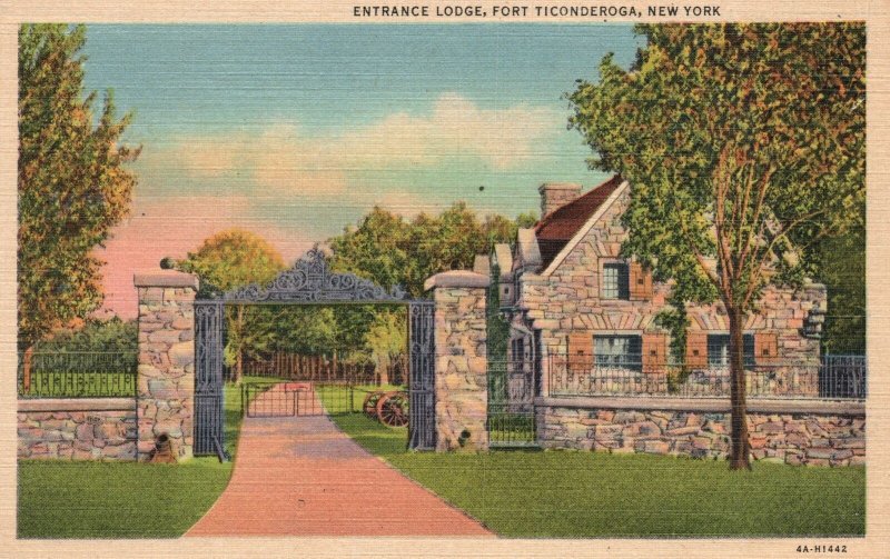 Vintage Postcard 1930's View of Entrance Lodge Fort Ticonderoga New York N.Y.