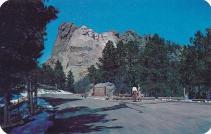 Mount Rushmore SD, South Dakota - View from the Highway