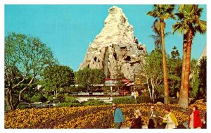 Postcard AMUSEMENT PARK SCENE Anaheim California CA AR3352