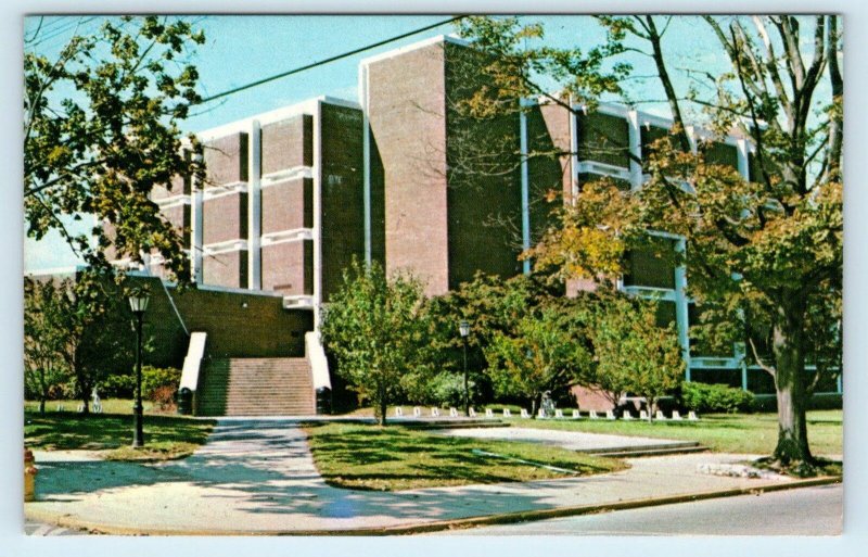 NEWARK, DE Smith Hall UNIVERSITY OF DELAWARE ca 1970s Postcard