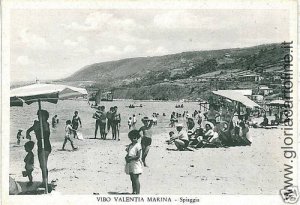 04322 VINTAGE POSTCARD: VIBO VALENTIA MARINA: BEACH-