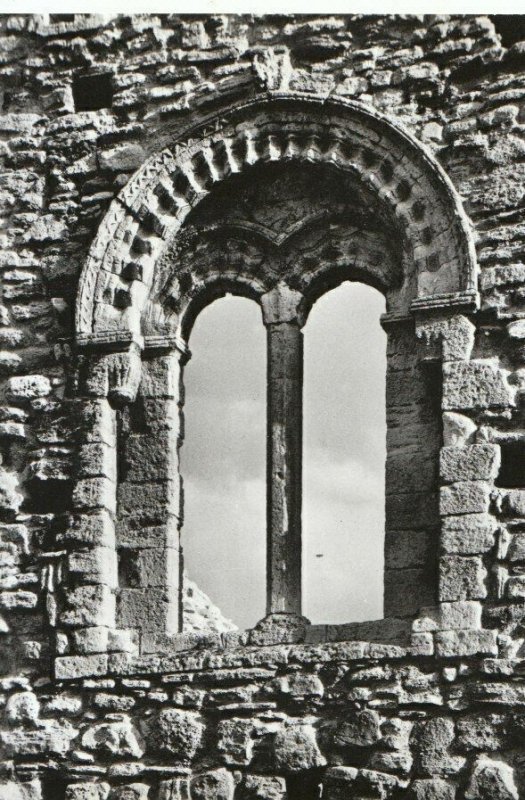 Hampshire Postcard - Christchurch Castle - Detail of Window Norman Hall - TZ7204