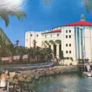 Postcard  The Casino at Santa  Catalina, CA         Y7