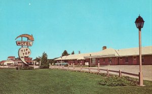 Motel Tip Top - Marshalltown, Iowa - Vintage Postcard