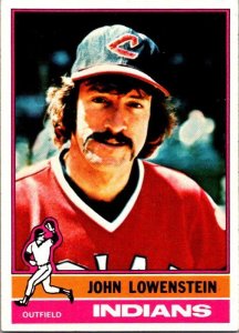 1976 Topps Baseball Card John Lowenstein Cleveland Indians sk13467