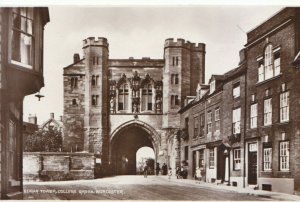 Worcestershire  Postcard - Edgar Tower - College Green - Real Photo - Ref TZ3772