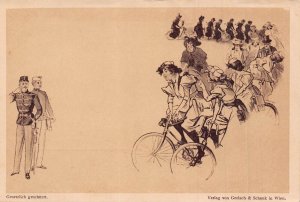 GESETZLICH GESCHÜTZT-FRAUEN, DIE FAHRRÄDER FAHREN-WOMEN BICYCLES~1900s POSTCARD