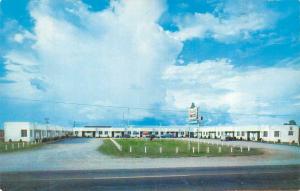 CLANTON, AL Alabama CLOVERLEAF MOTEL Roadside CHILTON CO c1950's Chrome Postcard