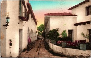 VINTAGE POSTCARD EL PASEO DE LA GUERRA STUDIOS SANTA BARBARA CALIFORNIA