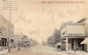D24/ Roseville Ohio Postcard c1910 Main Street Looking North Stores Buggy