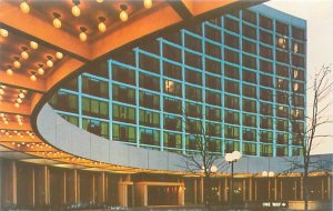 Chicago Illinois Sheraton-Oak Brook Hotel Exterior View Chrome Postcard Unused