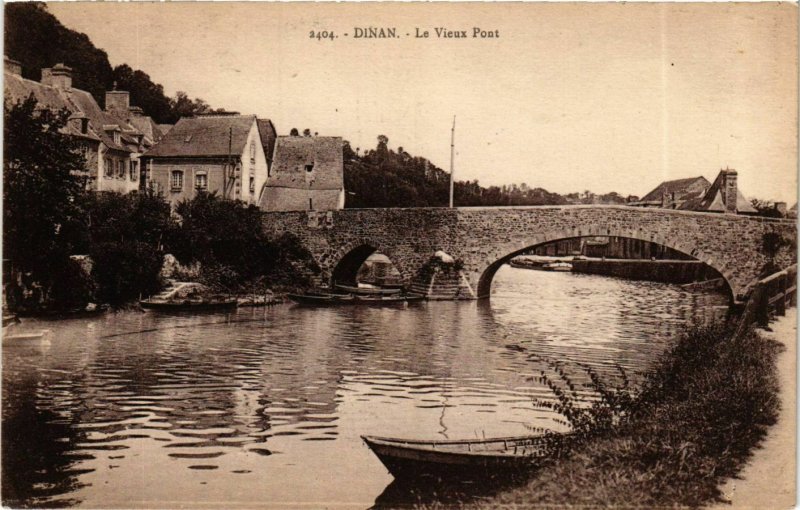 CPA Bretagne Cote d'Amor DINAN Le Vieux Pont (984282)